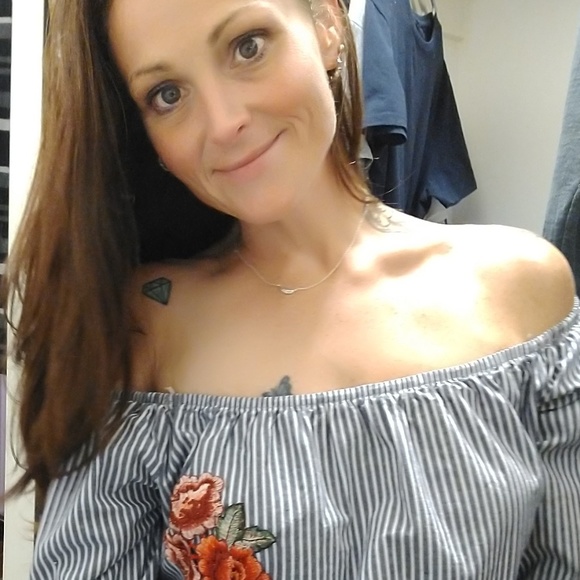 Meet your Posher, Cassandra - Picture 4 of 8